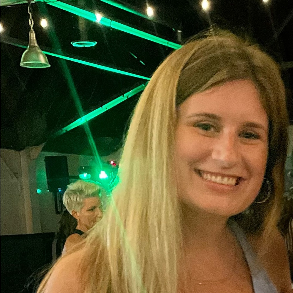 Meet your Posher, Lydia